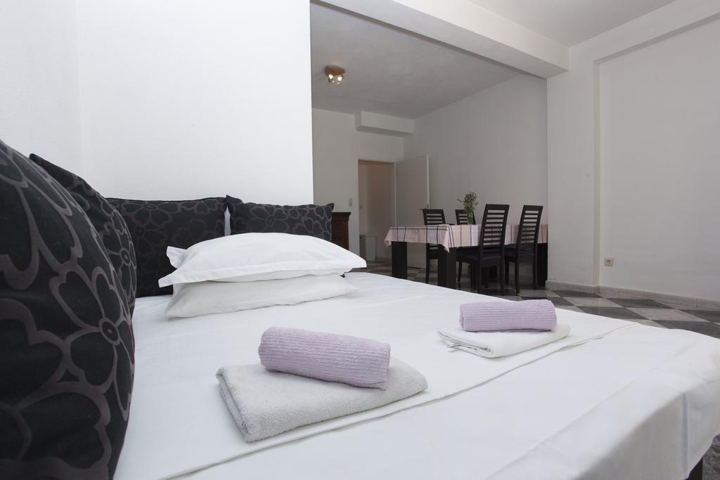Apartments Damjanovic Makarska Exterior foto