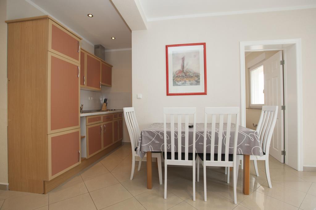 Apartments Damjanovic Makarska Exterior foto