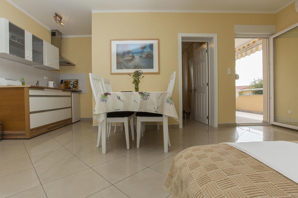 Apartments Damjanovic Makarska Exterior foto