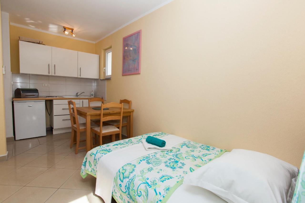 Apartments Damjanovic Makarska Exterior foto